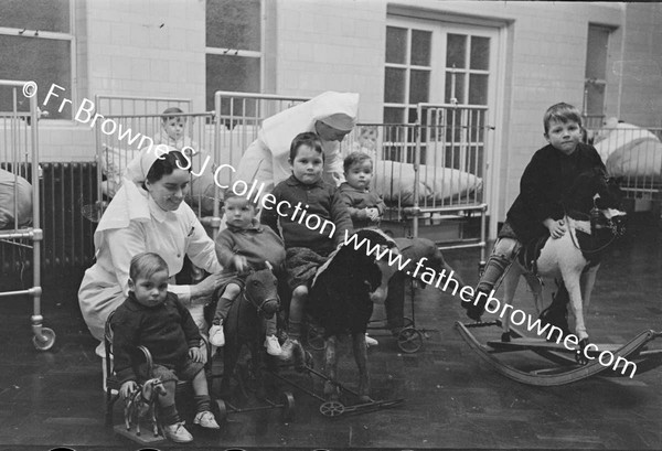 CAPPAGH HOSPITAL CHILDREN WITH TOYS FROM MT JULIET (MAJOR D.MCCALMONT)